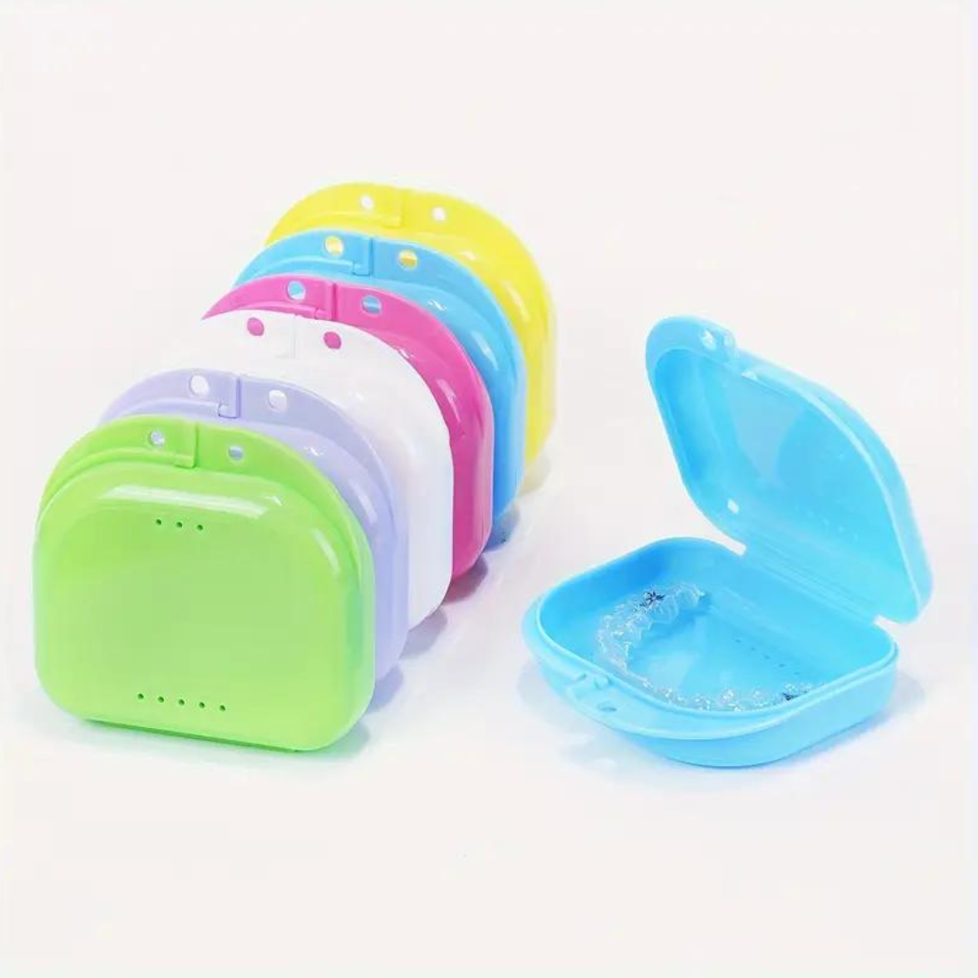 PLASTIC DENTURE BOX (guittie're box)